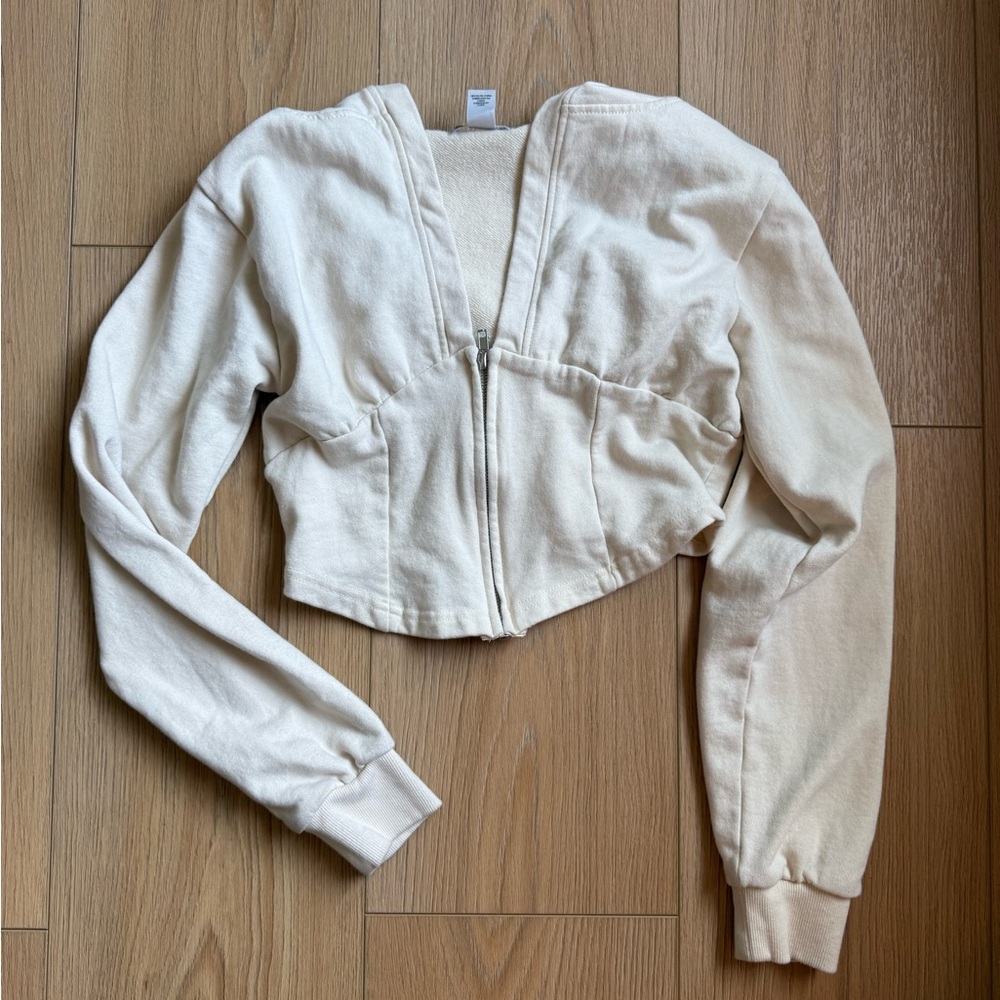 Cream Zip-Up Cropped sweatshirt